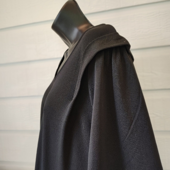 LG Banana Republic V Neck Blouse Officewear Casual Dressy Professional - Picture 3 of 9